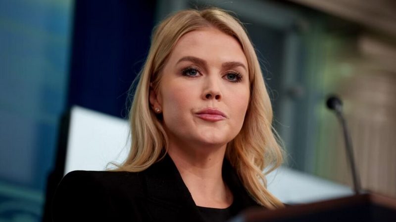 Коридор правительственного здания Белого дома с классическим интерьером
