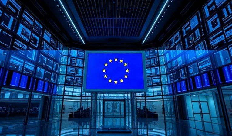 Новый статус в Евросоюзе: ChatGPT, Reddit и Roblox попали под жесткое регулирование европейских законов