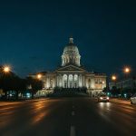 Здание Капитолия в Гаване в полной темноте во время общенационального блэкаута на Кубе