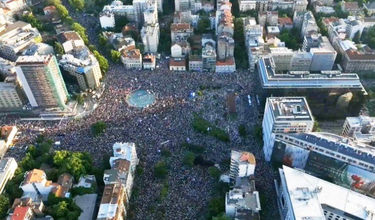 Митинг 150 тысяч человек в центре Белграда: позиции лидеров студенческого списка