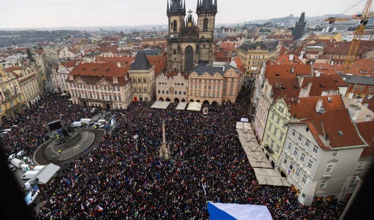Протесты в Праге: официальные заявления организаторов, властей и руководства ТВ